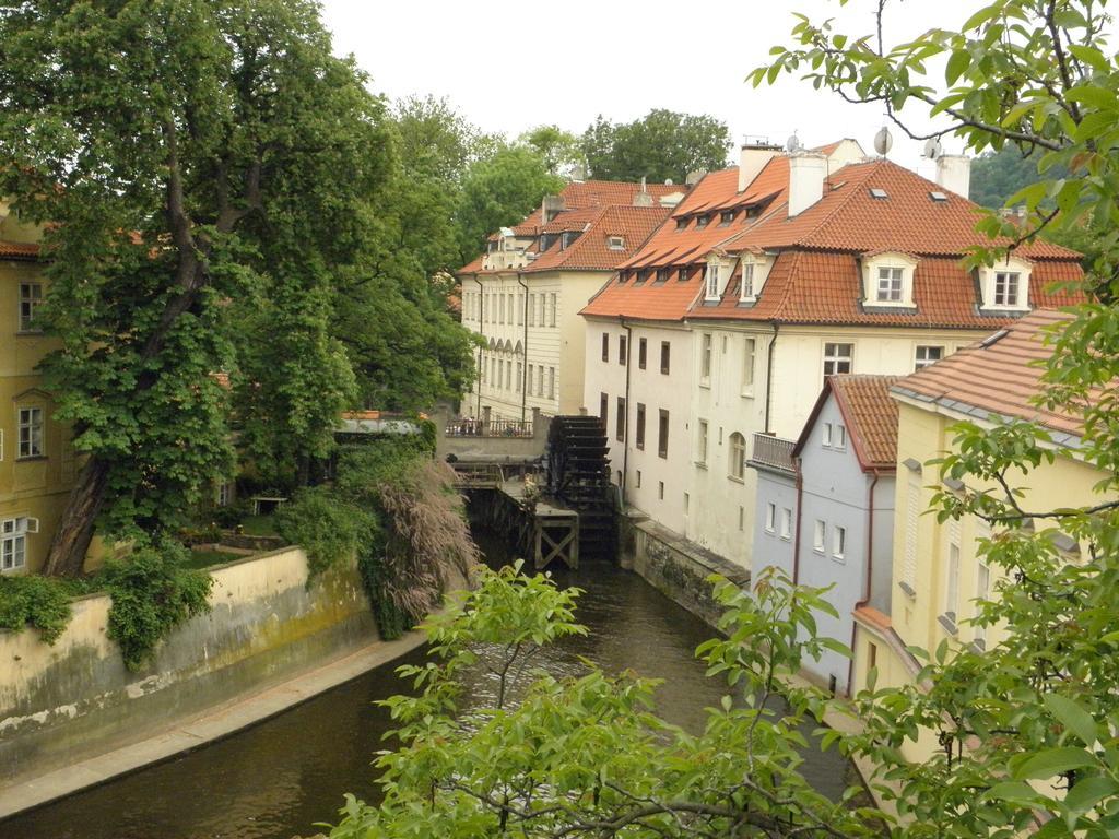 Apartment Dum U Cerneho Beranka Prague Phòng bức ảnh